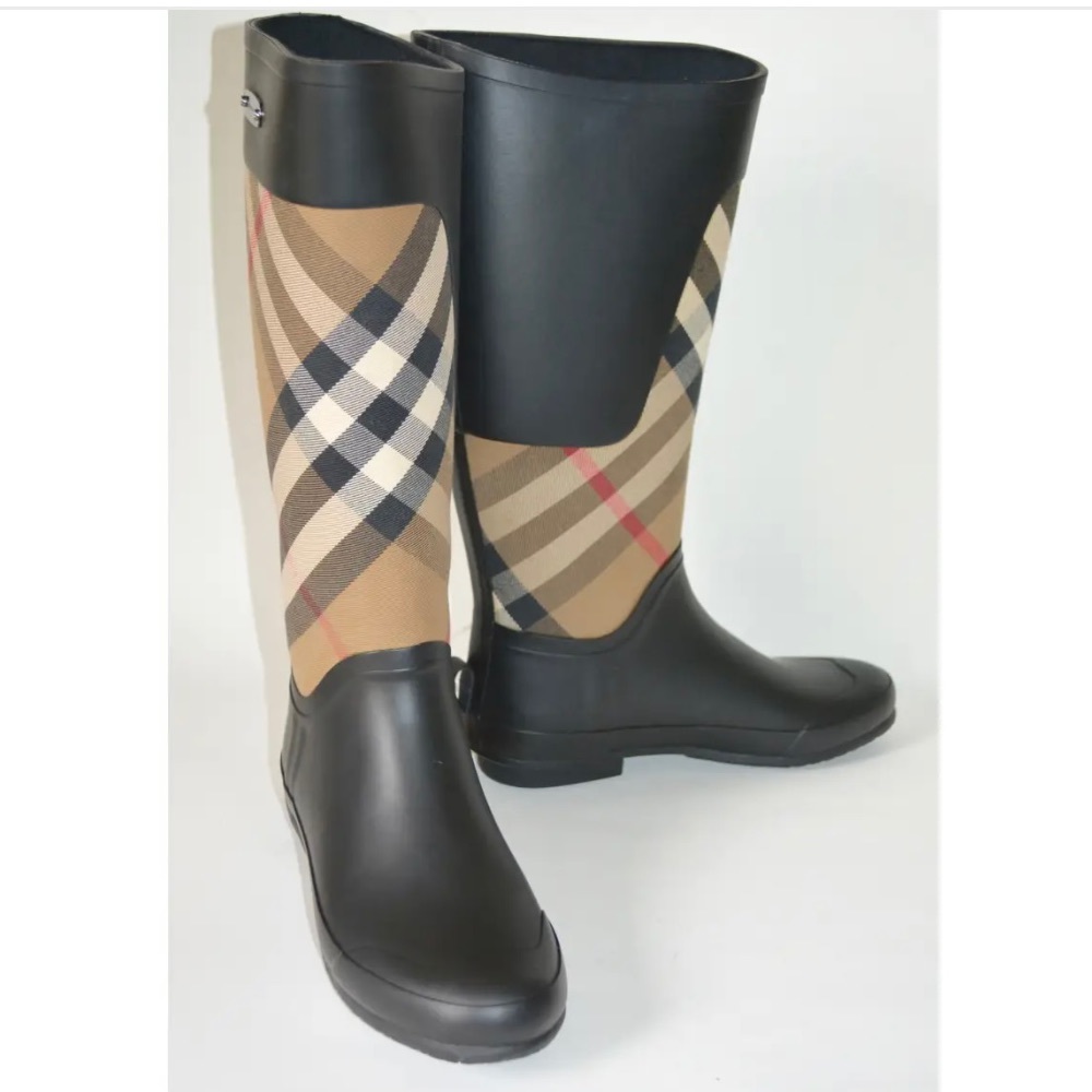 BURBERRY CLEMENCE RAIN BOOTS SIZE 37 / 100% AUTHENTIC..